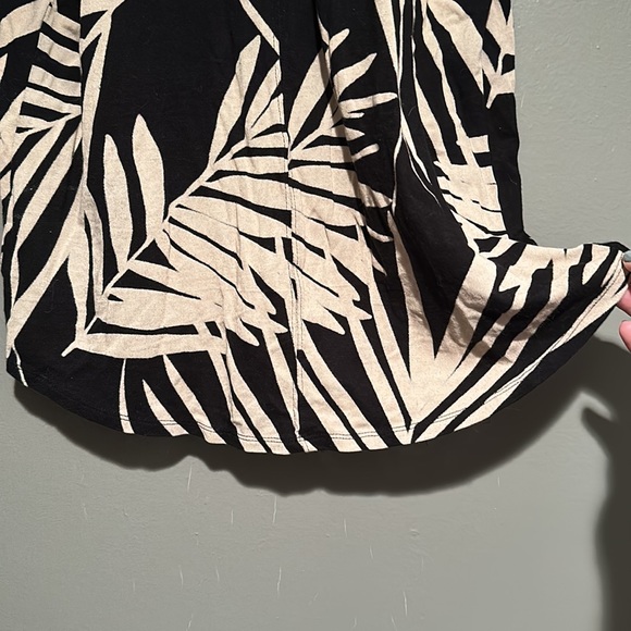 Tropical print tank top with lace detail and keyhole back - Picture 6 of 6